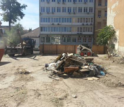 Tereprendezés, lomtalanítás kézi és gépi erővel