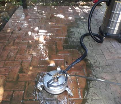 Térkő tisztítás mosótányérral